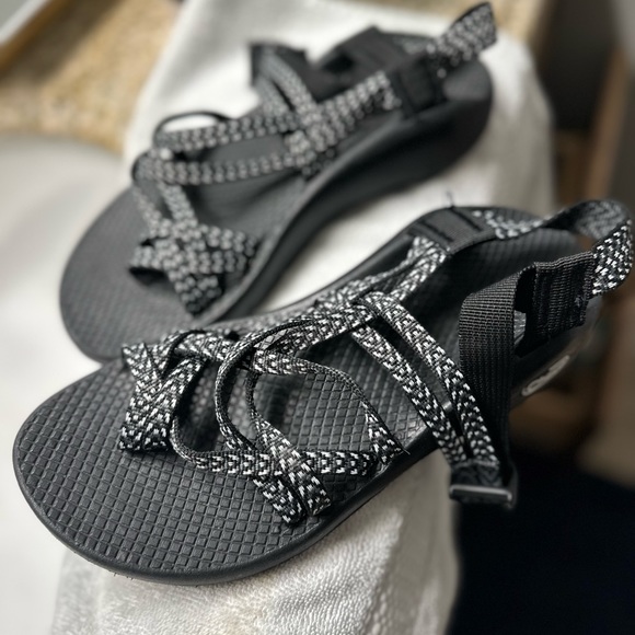 Chacos (worn once) - Picture 4 of 4